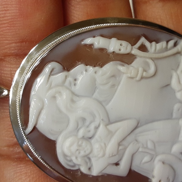 925, Made in Italy, Hand Carved Cameo, Beauty & The Beast. Pendant & Brooch. - Picture 8 of 17